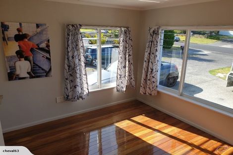 Photo of property in 1/7 Savoy Road, Glen Eden, Auckland, 0602