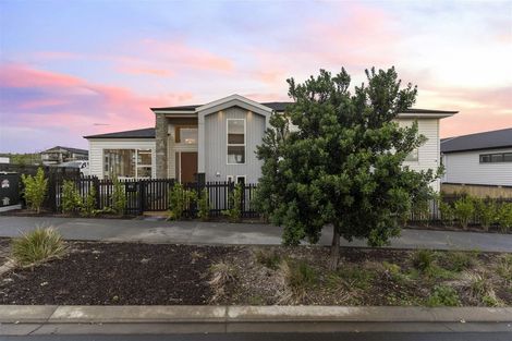 Photo of property in 48 Longshore Drive, Long Bay, Auckland, 0630