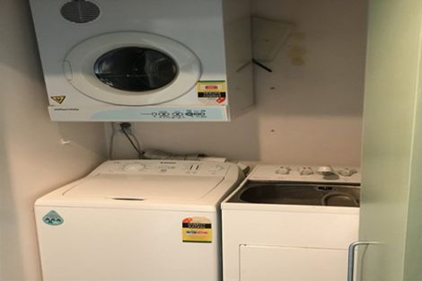 Photo of property in Grandstand Apartments, 10/80u Kent Terrace, Mount Victoria, Wellington, 6011