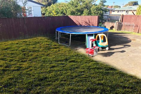 Photo of property in 34 Brains Road, Kelston, Auckland, 0602