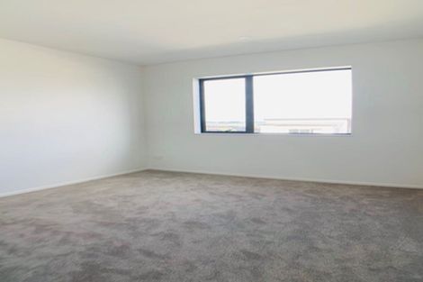 Photo of property in 38 Ascension Crescent, Orewa, 0931