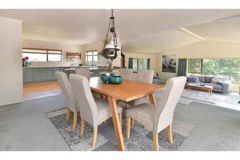 Photo of property in 77 Matija Place, Red Beach, 0932