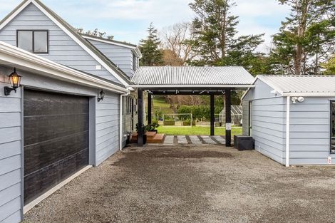 Photo of property in 323 Mazengarb Road, Paraparaumu, 5032