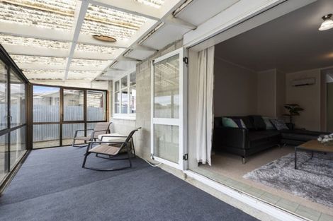 Photo of property in 45f9- Pine Avenue, Ebdentown, Upper Hutt, 5018