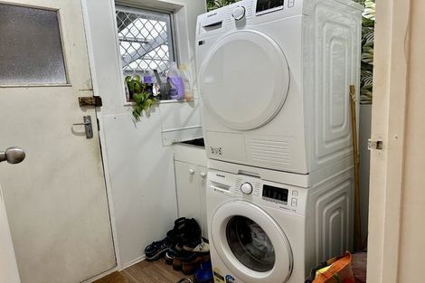 Photo of property in 2 Bryce Place, Kelvin Grove, Palmerston North, 4414