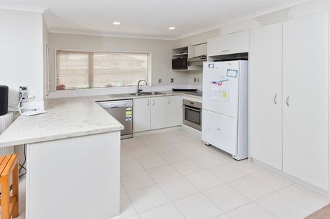 Photo of property in 71 Keri Vista Rise, Papakura, 2110