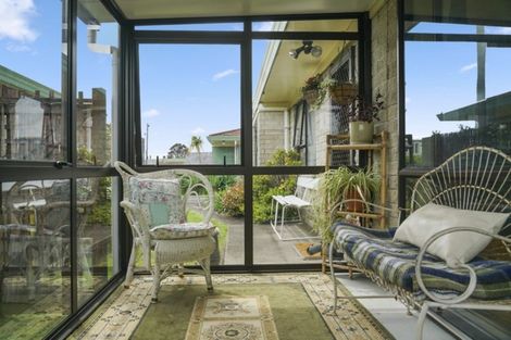 Photo of property in 2/7 King Edward Avenue, Papakura, 2110