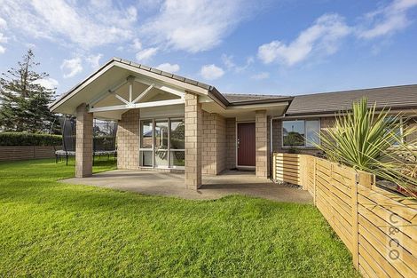 Photo of property in 124 Pohutukawa Parade, Riverhead, 0820