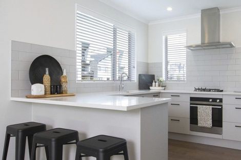 Photo of property in 104a Wharf Road, Te Atatu Peninsula, Auckland, 0610