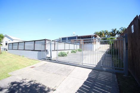 Photo of property in 5 Claridge Street, Glen Eden, Auckland, 0602