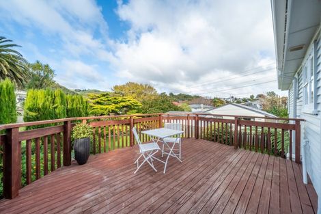 Photo of property in 4 Coates Street, Tawa, Wellington, 5028