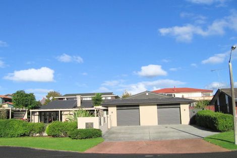 Photo of property in 9 Falstaff Place, Half Moon Bay, Auckland, 2012