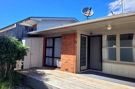 Photo of property in 3/20 Seaview Road, Castor Bay, Auckland, 0620