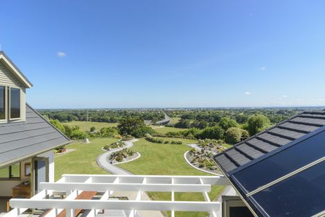 Photo of property in 27 The Strand, Fitzherbert, Palmerston North, 4410