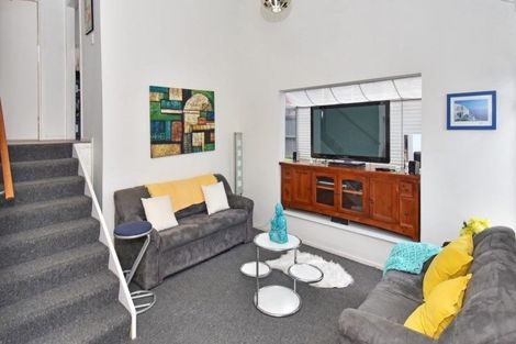 Photo of property in 10 Harford Place, Pakuranga Heights, Auckland, 2010