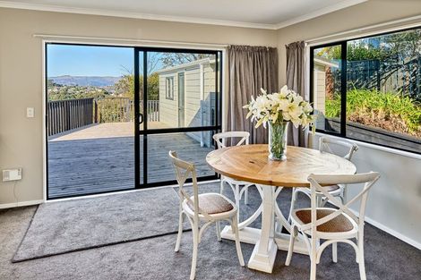 Photo of property in 3 Makora Grove, Paremata, Porirua, 5024