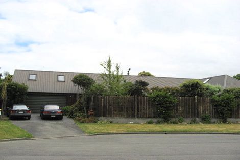 Photo of property in 25 Cricklewood Place, Avonhead, Christchurch, 8042