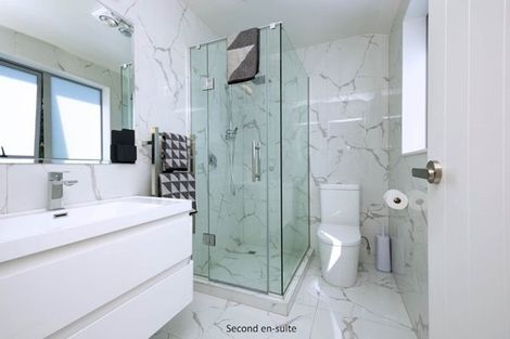 Photo of property in 20d Kaurilands Road, Titirangi, Auckland, 0604