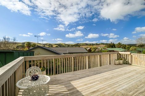 Photo of property in 2 Kassa Rise, Helensville, 0800