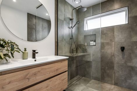 Photo of property in 122a Birkdale Road, Birkdale, Auckland, 0626