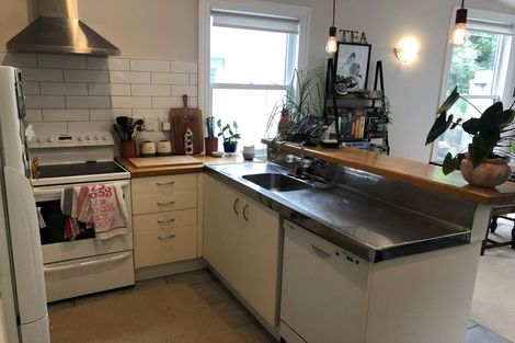 Photo of property in 9 Royal Street, Berhampore, Wellington, 6023