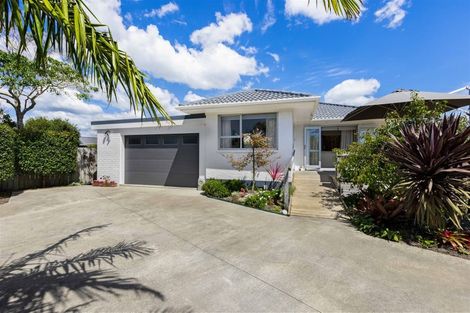 Photo of property in 4 Hatton Road, Orewa, 0931