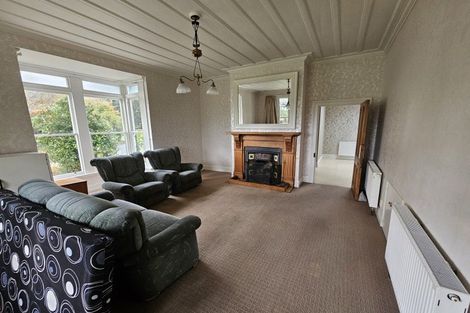 Photo of property in 74 Riverbank Road, Inch Clutha, Kaitangata, 9281