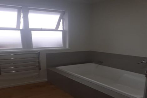 Photo of property in 13 Lewis Road, Pakuranga, Auckland, 2010