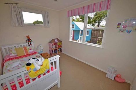 Photo of property in 9 Rowan Terrace, Te Atatu South, Auckland, 0610