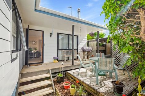 Photo of property in 1/162 Don Buck Road, Massey, Auckland, 0614