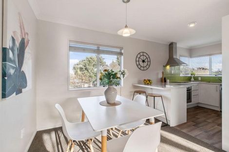 Photo of property in 3 Helga Crescent, Te Atatu Peninsula, Auckland, 0610