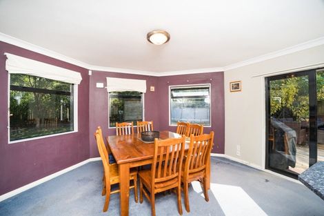 Photo of property in 15 Rothesay Place, Highbury, Palmerston North, 4412