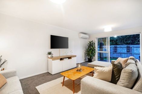 Photo of property in 1 Banks Boulevard, Whitby, Porirua, 5024