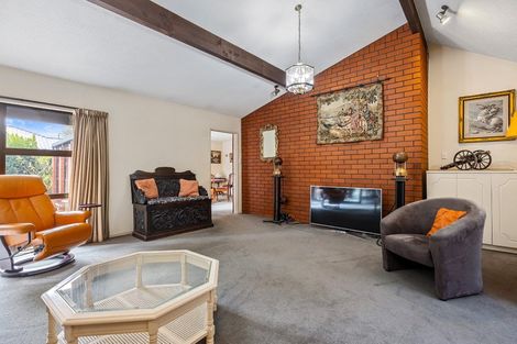 Photo of property in 2 Kent Lodge Avenue, Avonhead, Christchurch, 8042