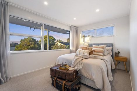 Photo of property in 122a Birkdale Road, Birkdale, Auckland, 0626