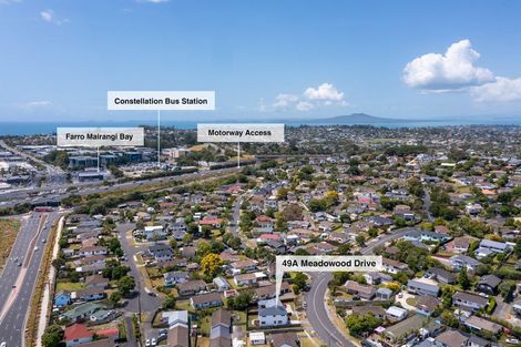 Photo of property in 49a Meadowood Drive, Unsworth Heights, Auckland, 0632