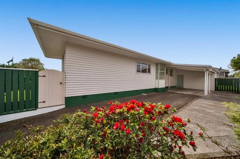 Photo of property in 43 Nevada Drive, Merrilands, New Plymouth, 4312