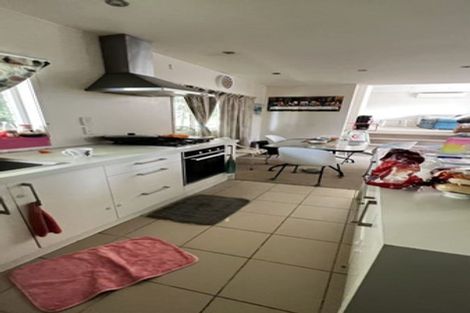 Photo of property in 2/5 Downing Street, Glenfield, Auckland, 0629