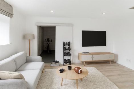 Photo of property in 3 Fernhaven Place, Massey, Auckland, 0614