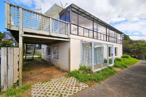 Photo of property in 2/12 Hamilton Place, Glenfield, Auckland, 0629