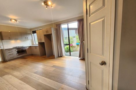 Photo of property in 63 Medallion Drive, Oteha, Auckland, 0632
