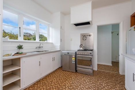 Photo of property in 15 Sunshine Avenue, Karori, Wellington, 6012