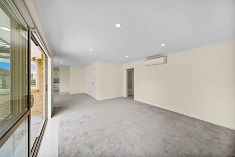 Photo of property in 22 Lamborn Drive, Papakura, 2110