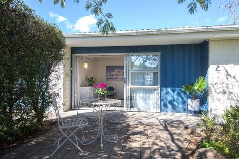 Photo of property in 2/6 Hemsway Place, Sunnyhills, Auckland, 2010