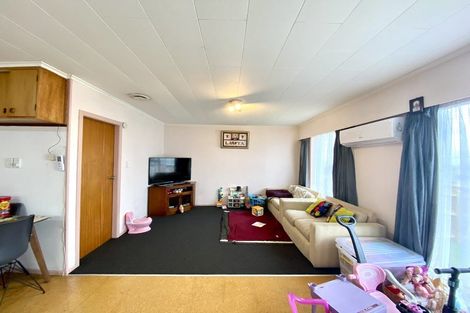 Photo of property in 18f2- Hillside Drive, Maoribank, Upper Hutt, 5018