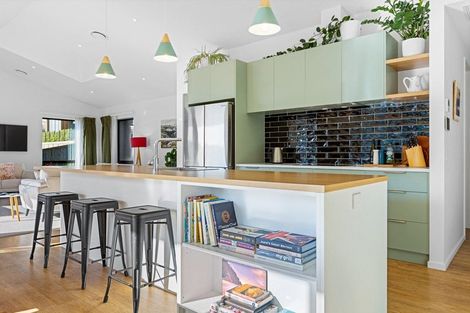 Photo of property in 14 Carex Rise, Cracroft, Christchurch, 8022