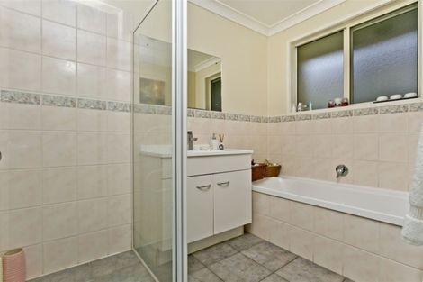 Photo of property in 39 Bluebird Crescent, Unsworth Heights, Auckland, 0632