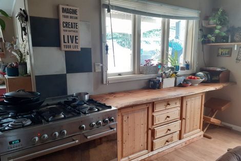 Photo of property in 15 High Street, Hawarden, 7385