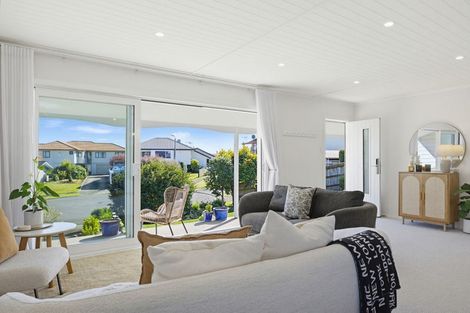Photo of property in 6 Battersea Place, Richmond Heights, Taupo, 3330