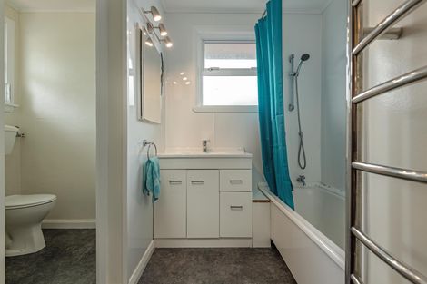 Photo of property in 12 Paisley Street, Awapuni, Palmerston North, 4412